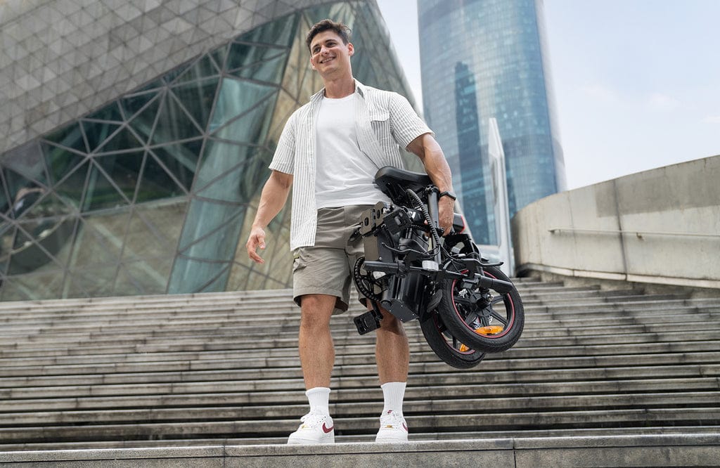 Mid-Drive vs. Hub Drive E-Bikes: Key Differences Explained 1 Mid-Drive vs. Hub Drive E-Bikes: Key Differences Explained 1