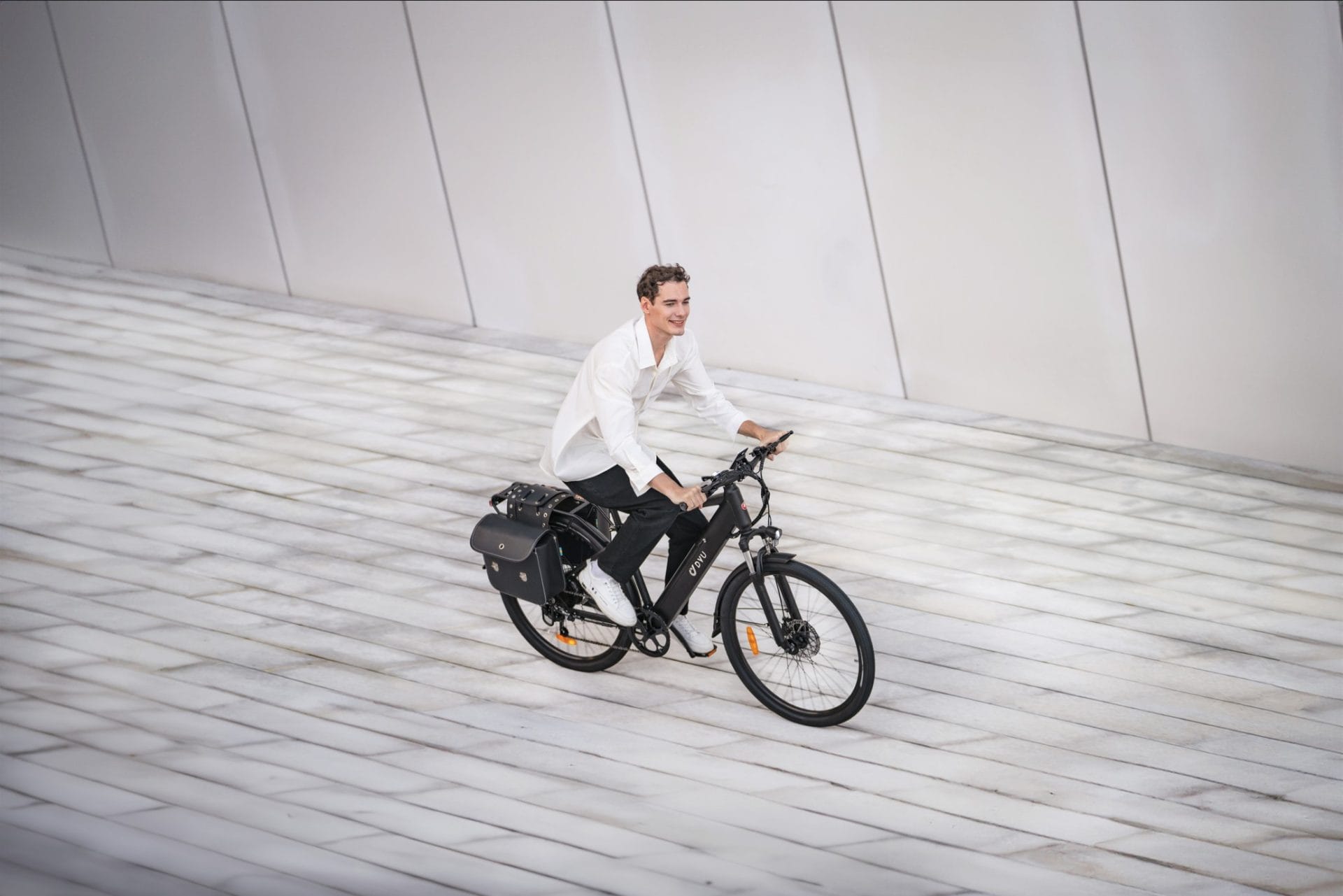 The Eco-Cheat Code: How E-Bikes Slash Your Carbon Footprint More Than Public Transport 5