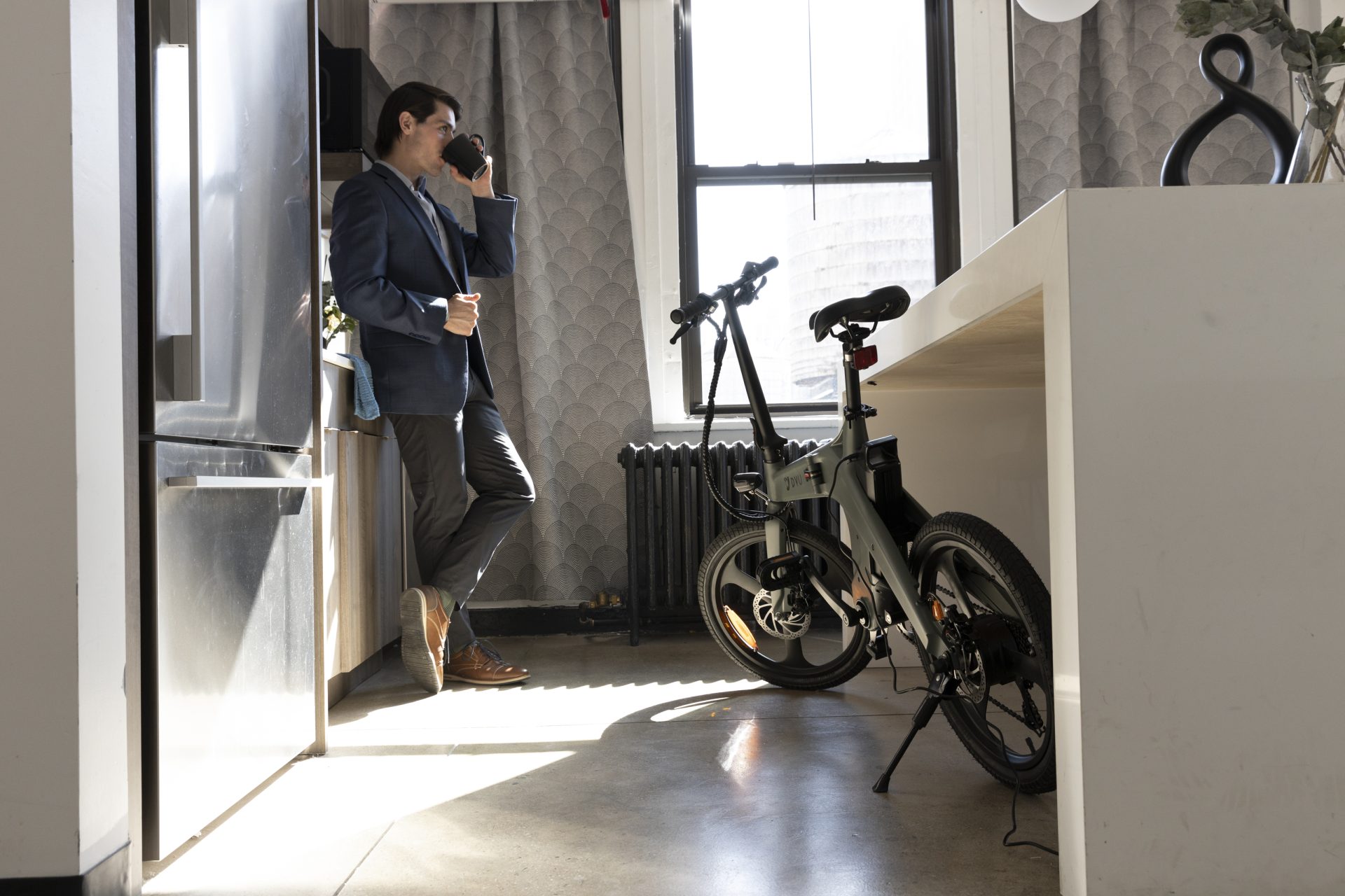 Buy Electric Bike for Minimalist Commuting: Ditch Car Keys, Save Time & Space 5