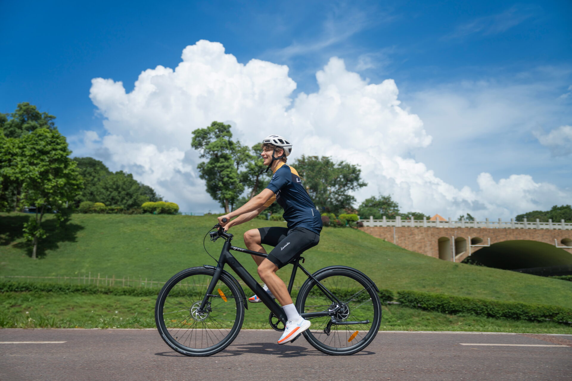 UK Study: 30% Rainy-Day E-Bike Fatality Drop—5 Safety Features Outperform Helmets 2 UK Study: 30% Rainy-Day E-Bike Fatality Drop—5 Safety Features Outperform Helmets 2