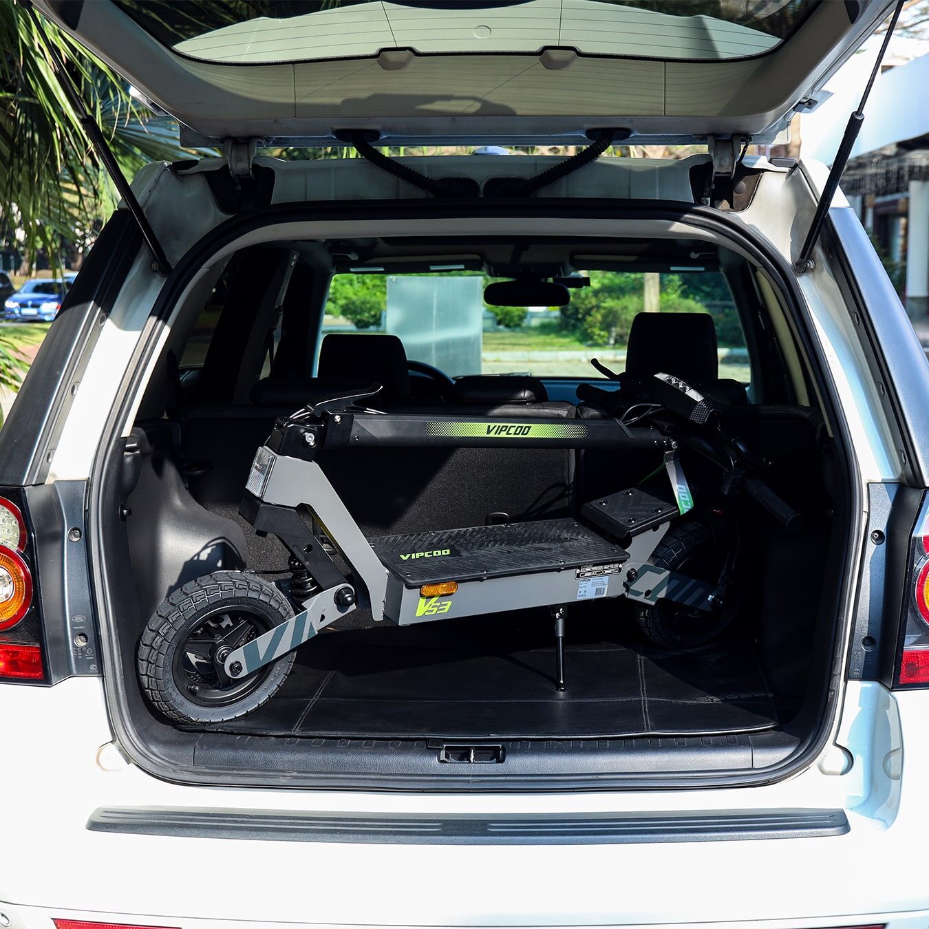 VIPCOO VS3 800W Off-Road Electric Scooter – 50KM Range, Touchscreen, Built for City & Adventure 5 VIPCOO VS3 800W Off-Road Electric Scooter – 50KM Range, Touchscreen, Built for City & Adventure - Image 5