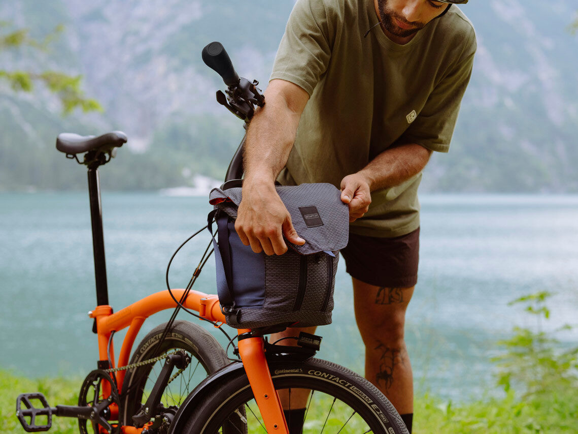 Brompton Electric G Line with Roller Frame - 4-Speed Folding E-Bike with Hydraulic Disc Brakes 7 Brompton Electric G Line with Roller Frame - 4-Speed Folding E-Bike with Hydraulic Disc Brakes - Image 7