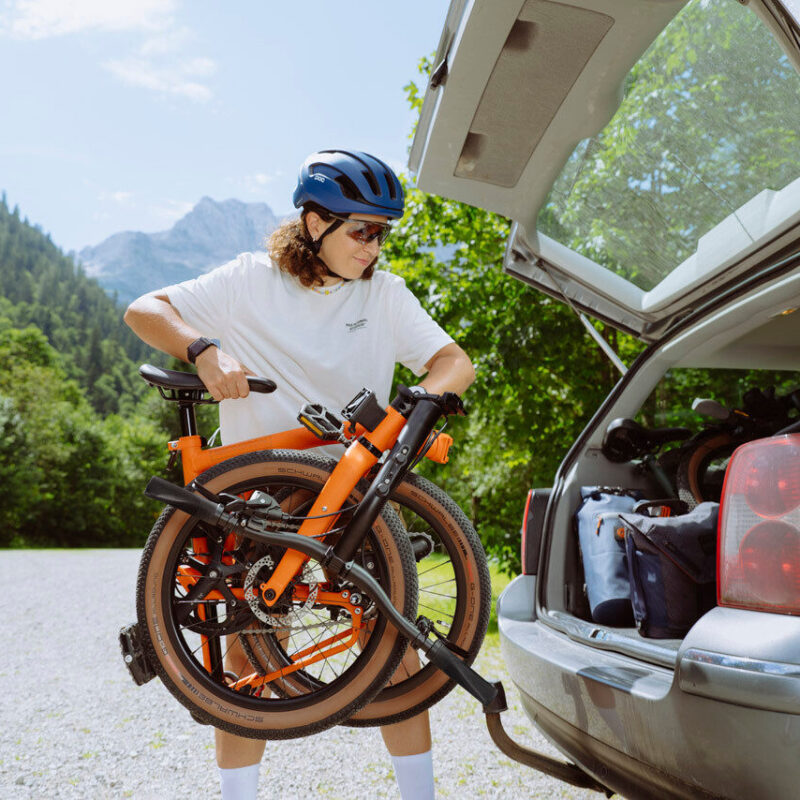 Brompton Electric G Line with Roller Frame - 4-Speed Folding E-Bike with Hydraulic Disc Brakes 15 Brompton Electric G Line with Roller Frame - 4-Speed Folding E-Bike with Hydraulic Disc Brakes 7