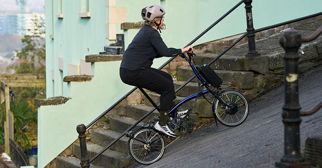 Brompton Electric P Line Explore 12-Speed Folding E-Bike – Lightweight & Compact Urban Commuter 2 Brompton Electric P Line Explore 12-Speed Folding E-Bike – Lightweight & Compact Urban Commuter - Image 2