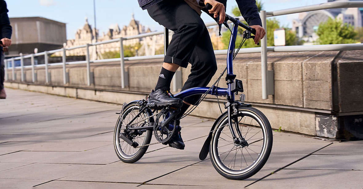 Brompton P Line 12-Speed Folding Bike | Lightweight Titanium, 12 Gears, Lunar Ice 2 Brompton P Line 12-Speed Folding Bike | Lightweight Titanium, 12 Gears, Lunar Ice - Image 2