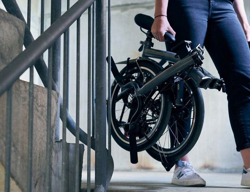 Alternative view of Brompton P Line 4-Speed Urban Folding Bike with Roller Frame | Lunar Ice, Mid Handlebar